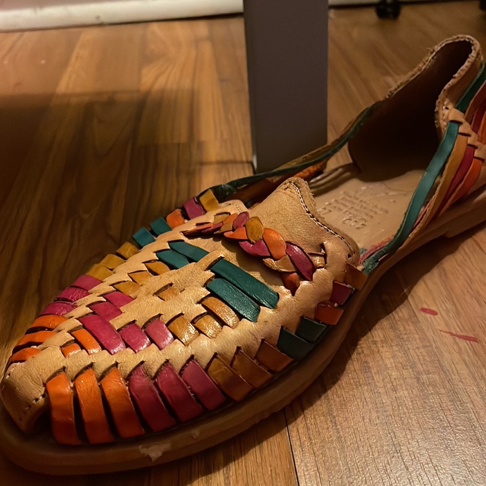 Beautiful Women’s Leather Sandal handmade in Mexico size 9.5